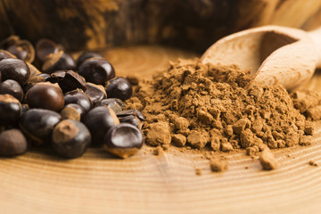 Guarana seeds and powder
