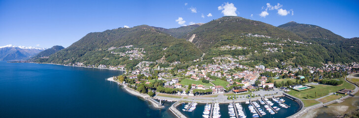 Fototapeta na wymiar Porto di Gera Lario - Lago di Como - Vista aerea