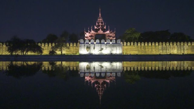Night view of Fort or Royal Palace in Mandalay, Myanmar (Burma) 4k
