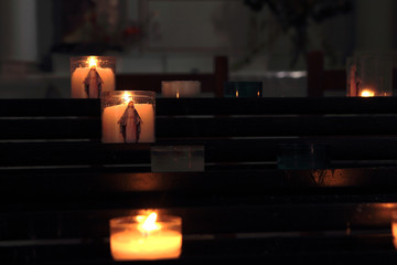 Cierges, bougies, Vierge Marie