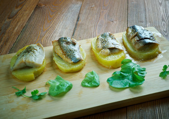 Eel with baked potatoes