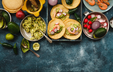Fototapeta na wymiar Mexican food table. 