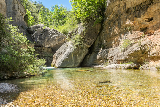 Nacimiento r&iacute;o Pitarque, Teruel, Espa&ntilde;a