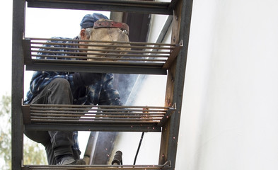 The process of welding metal ladder elements
