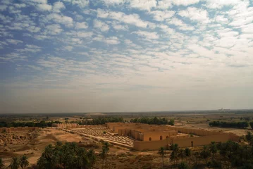 Papier Peint photo Rudnes Panorama of partially restored Babylon ruins, Hillah, Iraq
