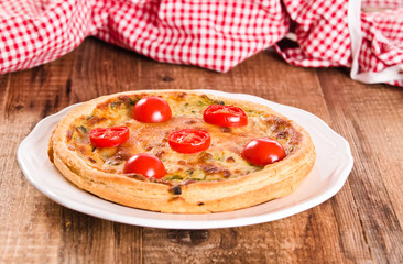 Leek and tomato quiche. 
