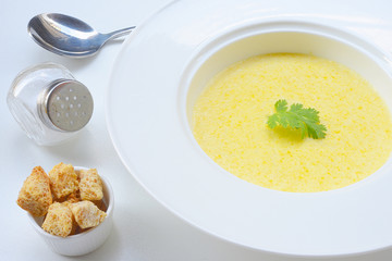 Soups, creamed corn with Crouton
