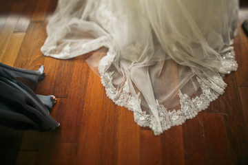 The loop of wedding dress