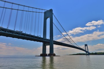 Fototapeta na wymiar Verrazzano bridge