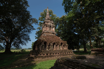 Fototapeta na wymiar Ancient pagoda at Wat pha sak temple,Chiang san,Thailand