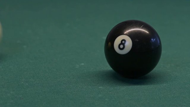 Moving billiardballs