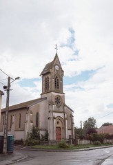 Fototapeta na wymiar Kirche in Han sur Nied