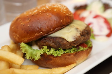cheeseburger