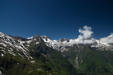Obraz premium Krajobraz przy Grossglockner Wysokogórską drogą, Austria