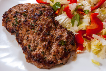 beef burger with vegetables salad