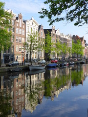 Fototapeta na wymiar Canal à Amsterdam (Pays-Bas)