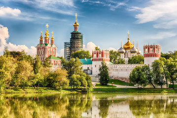 Obraz premium Idillic view of the Novodevichy Convent monastery in Moscow, Rus