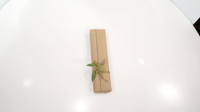 Parcels gift box with kraft paper 360 rotation