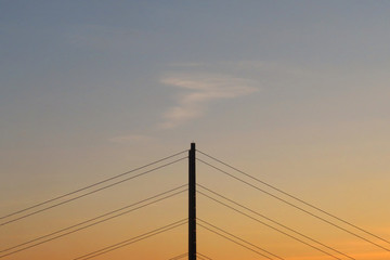 Sonnenuntergang hinter Br&uuml;cke