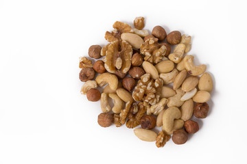 verschiedene Nusssorten walnuss mandeln haselnuss cashew