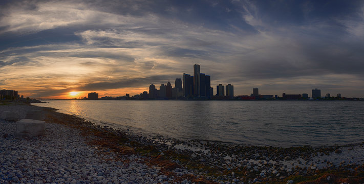 Panoramic view of Detroit skyline at sunset