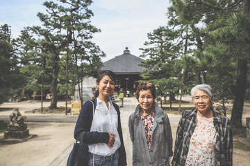 シニア女性 友達同士