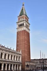 Fototapeta na wymiar Markusturm in Venedig 