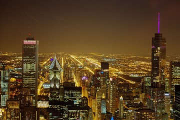 Fototapeta na wymiar Chicago city lights at dusk.