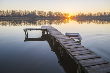 Przystań rzeczna w zimowej scenerii   © Mike Mareen