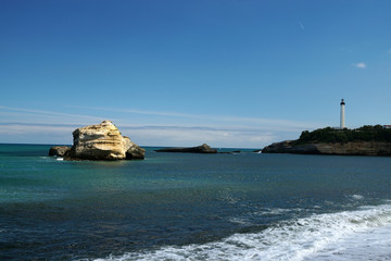 Fototapeta premium Rocher sur la plage de Biarritz