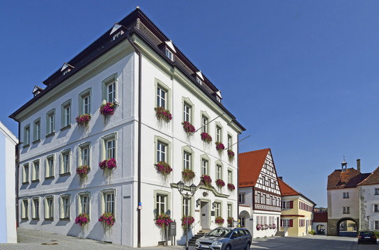 Rathaus und Wei&szlig;enburger Tor, Monheim