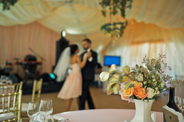 The brides dancing on the dancefloor