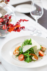 salad with shrimps and arugula
