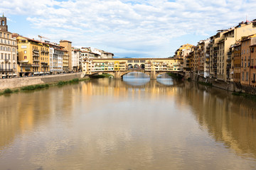 Fototapeta na wymiar Ponte Vecchio Bridge
