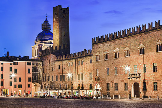 Mantua Sant Andrea Dome Square