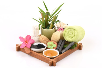 Face masks with Bamboo Charcoal Powder and honey for nourishing skin treatment.