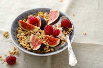 Healthy breakfast with raspberry and fig