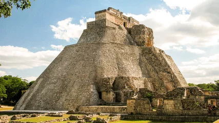 Photo sur Plexiglas Temple Pyramid of Magician in the old city of Uxmal, Mexico