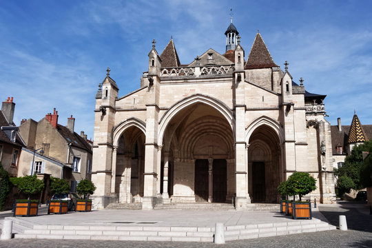  Basilique Notre-Dame de Beaune