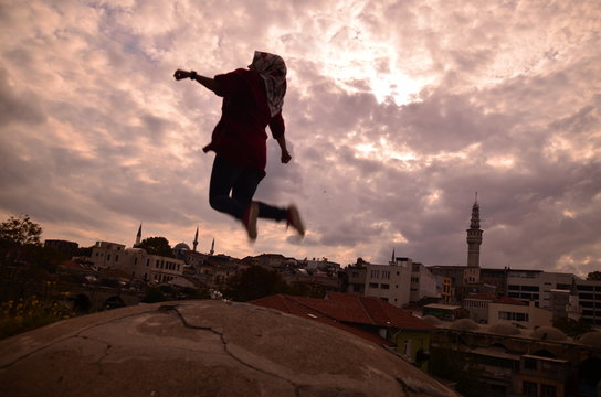 Siluet / U&ccedil;an kız