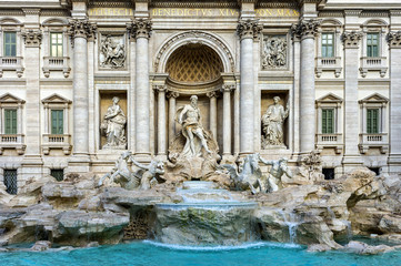 Fototapeta na wymiar Fontana Trevi - the most famous in Rome