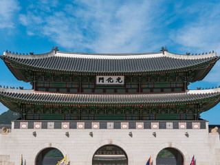 Obraz premium Gwanghwamun Gate (ソウル 光化門) in Seoul, Korea