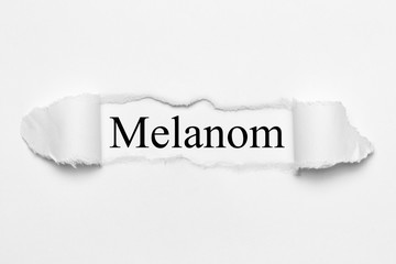 Melanom auf weißen gerissenen Papier