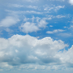 Fototapeta na wymiar light cumulus clouds in the blue sky
