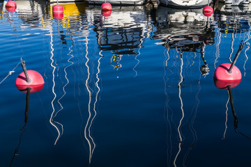 Festmacherbojen Hafen Reflektionen