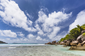 Fototapeta premium Shallow Water in La Digue, Seychelles