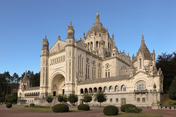 Fototapeta na wymiar Basilica of St. Therese of Lisieux in Normandy