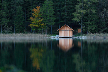 Fototapeta premium Lake cabin