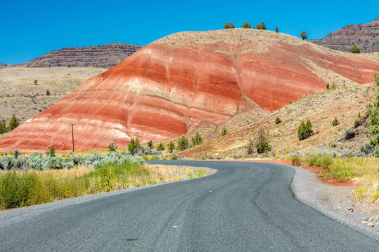 Driving to Painted Hills