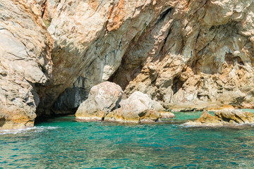 Fototapeta na wymiar rocky grotto of the sea, Alanya Turkey